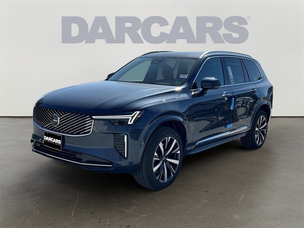 2025 Volvo XC90 Core photo 2