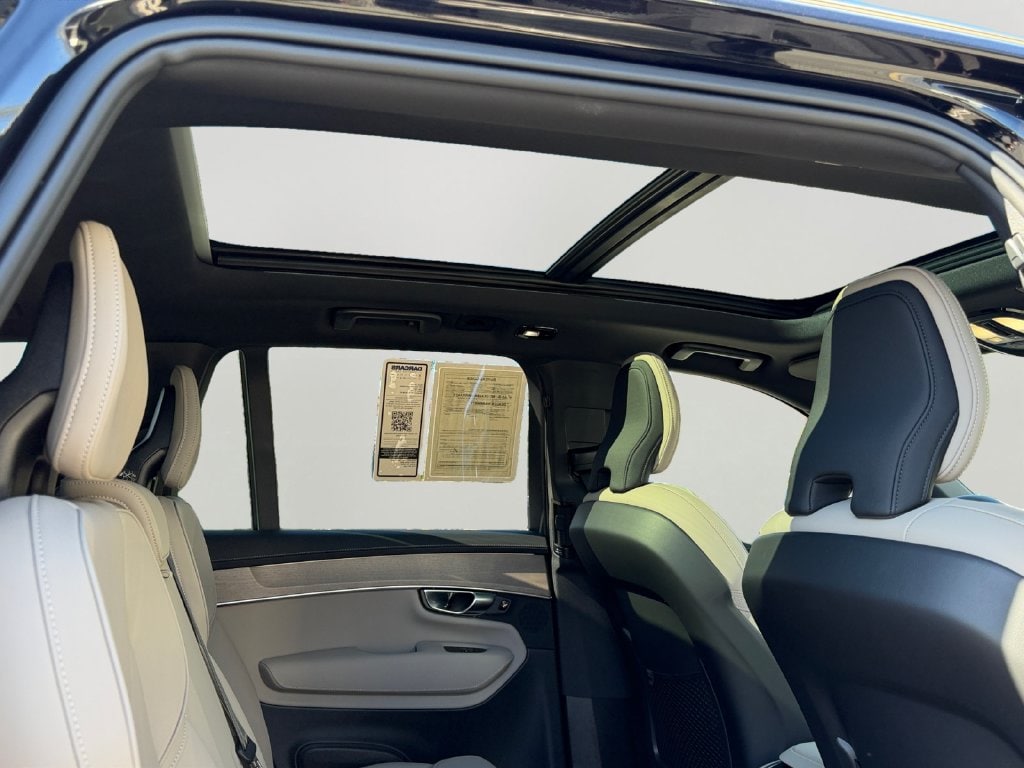 2026 Volvo XC90 Plus - Photo 7