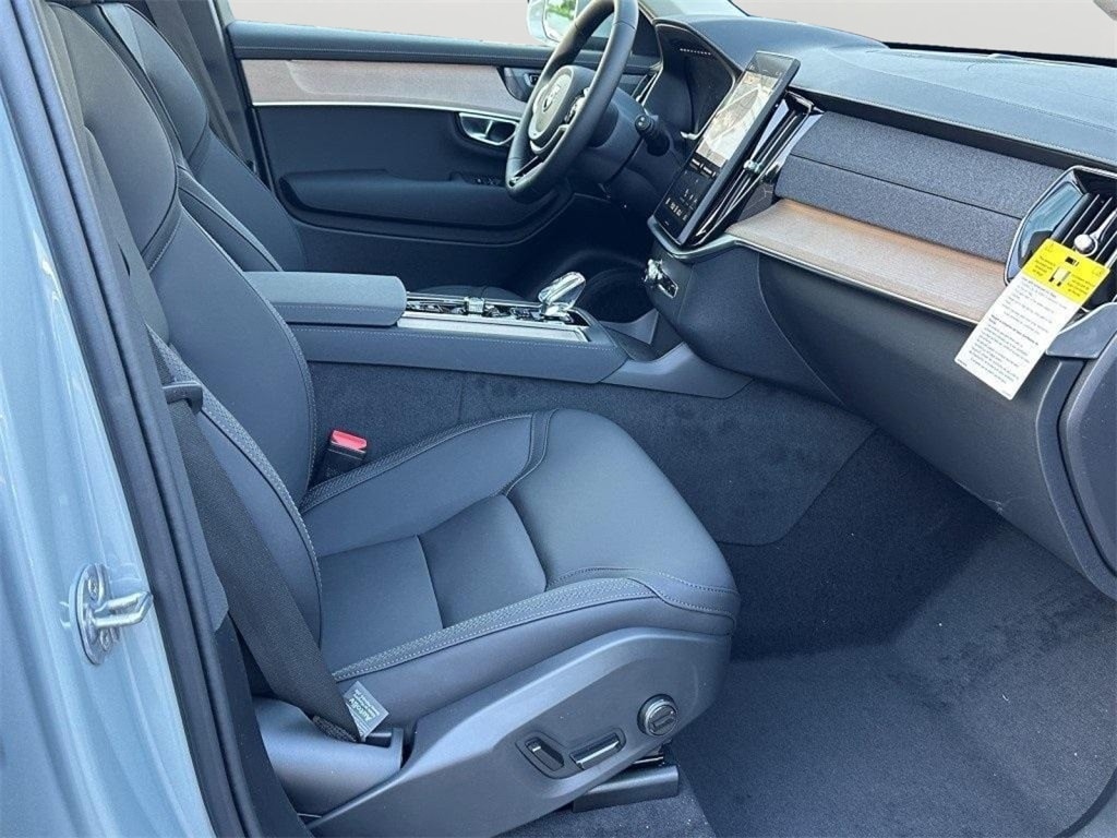 2026 Volvo XC90 Plus - Photo 10