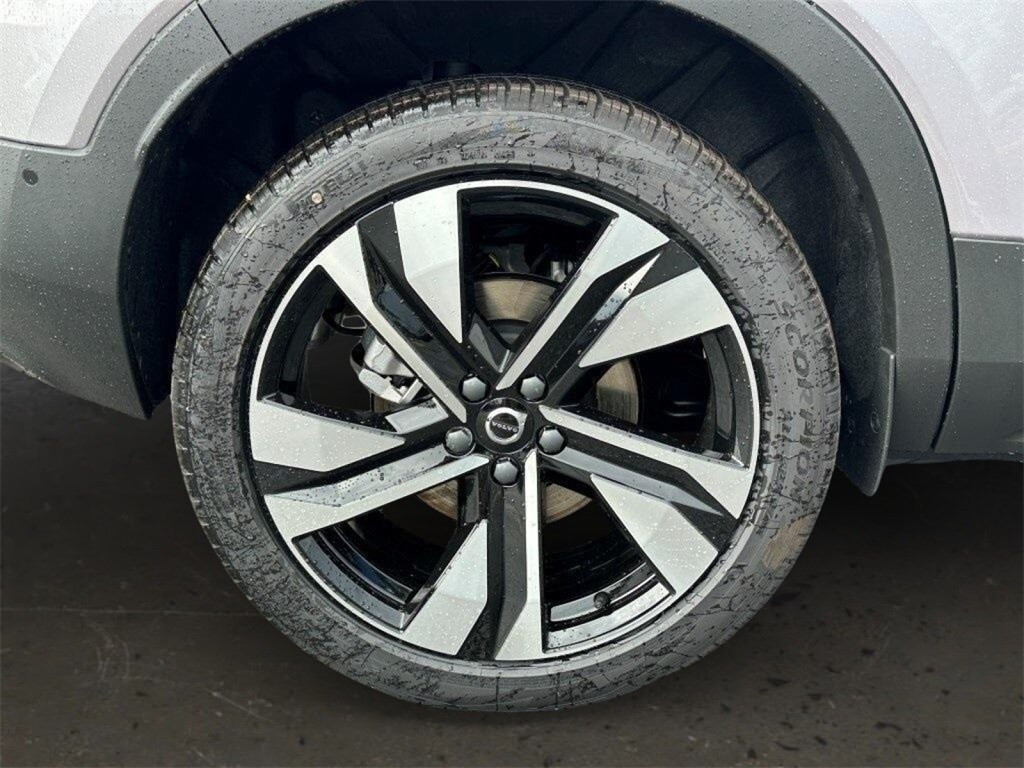 2026 Volvo XC40 Ultra - Photo 8