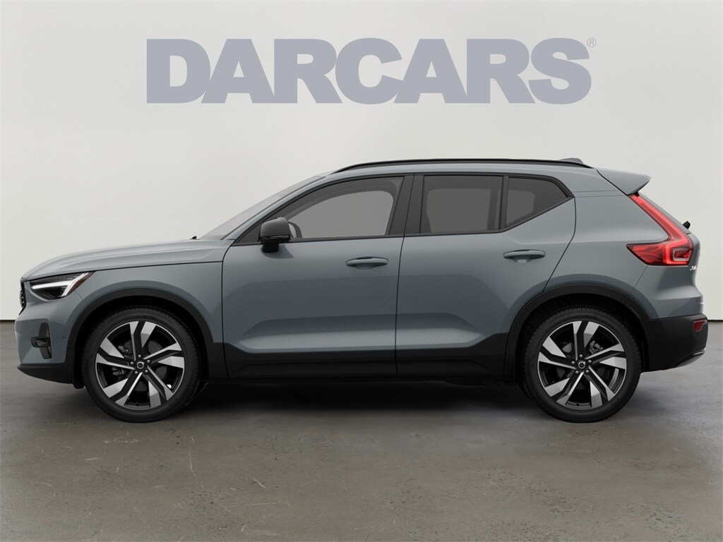 2026 Volvo XC40 photo 3