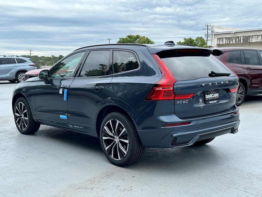 2025 Volvo XC60 B5 Plus photo 3