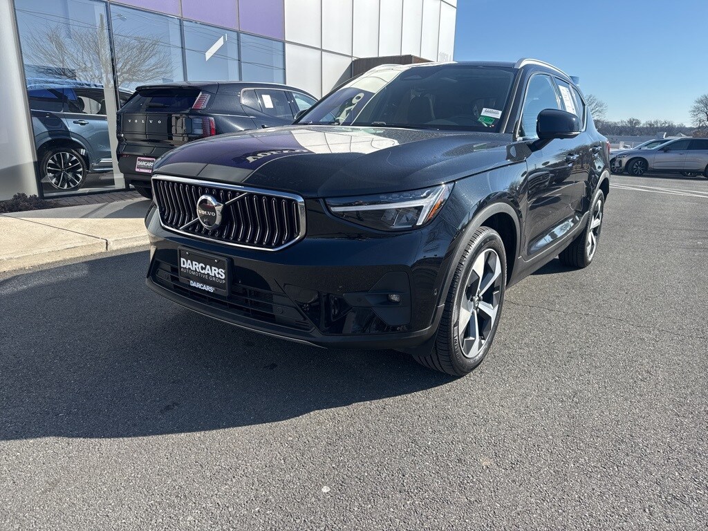 Used 2025 Volvo XC40 B5 Plus Bright Theme SUV