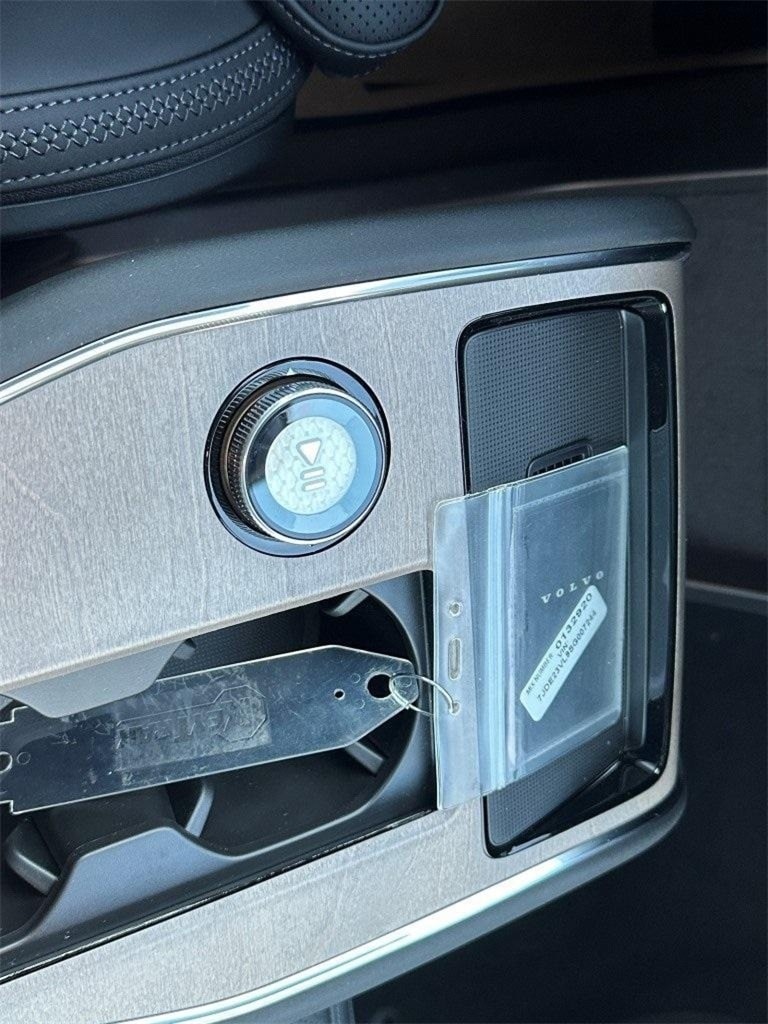 2025 Volvo EX90 Ultra - Photo 27