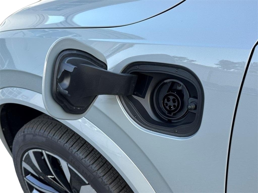 2026 Volvo XC90 Plus - Photo 15