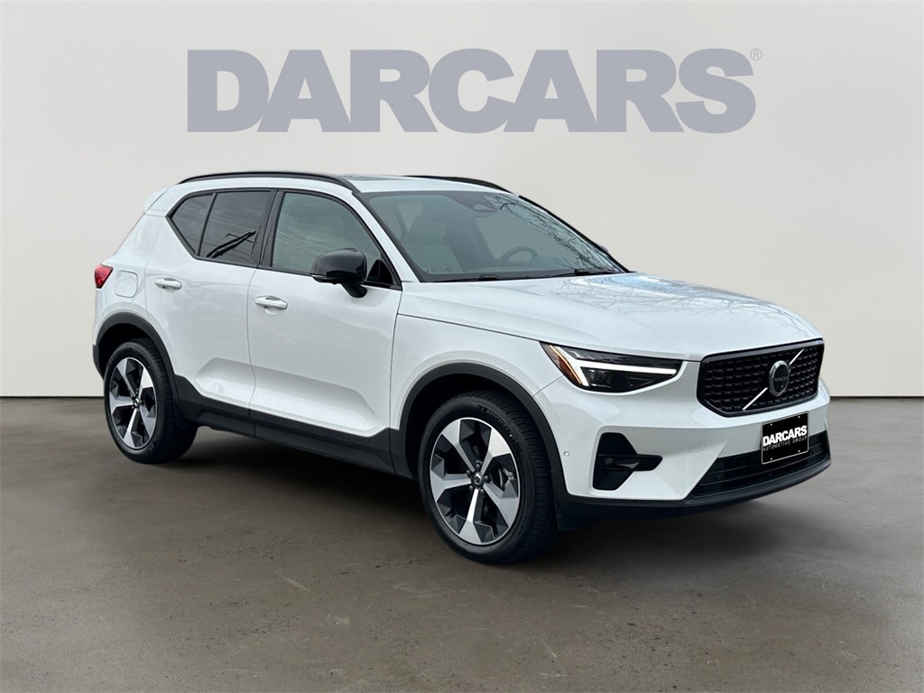 2025 Volvo XC40 Plus