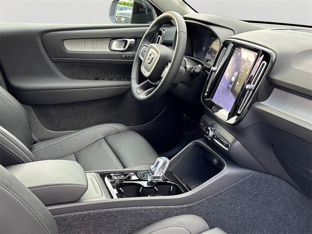 2026 Volvo XC40 Plus - Photo 12