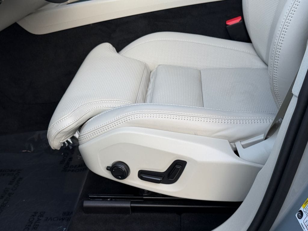 2026 Volvo XC60 Ultra - Photo 17
