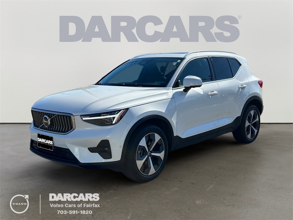Certified 2025 Volvo XC40 B5 Plus Bright Theme SUV