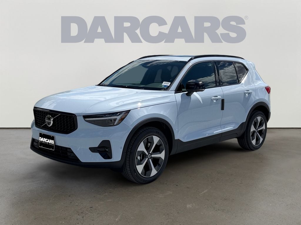 New 2026 Volvo XC40 B5 Plus SUV