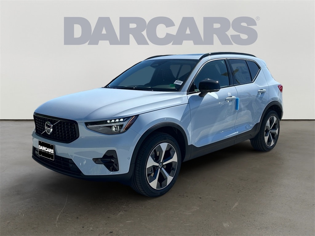 New 2026 Volvo XC40 B5 Plus SUV