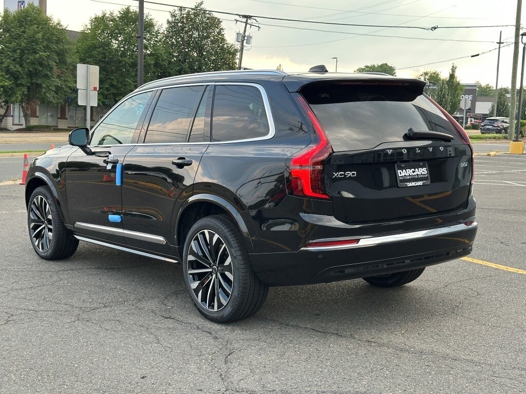 2026 Volvo XC90 B5 Plus photo 3