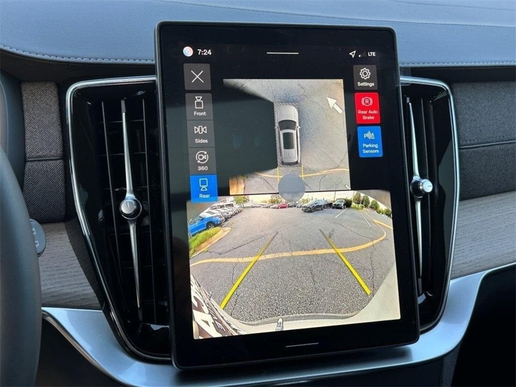 2026 Volvo XC90 Plus - Photo 23