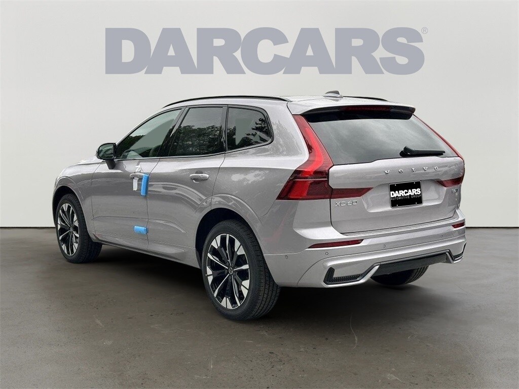2026 Volvo XC60 B5 Plus photo 3
