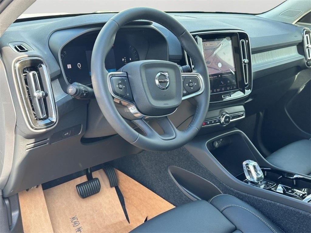 2026 Volvo XC40 Plus - Photo 18