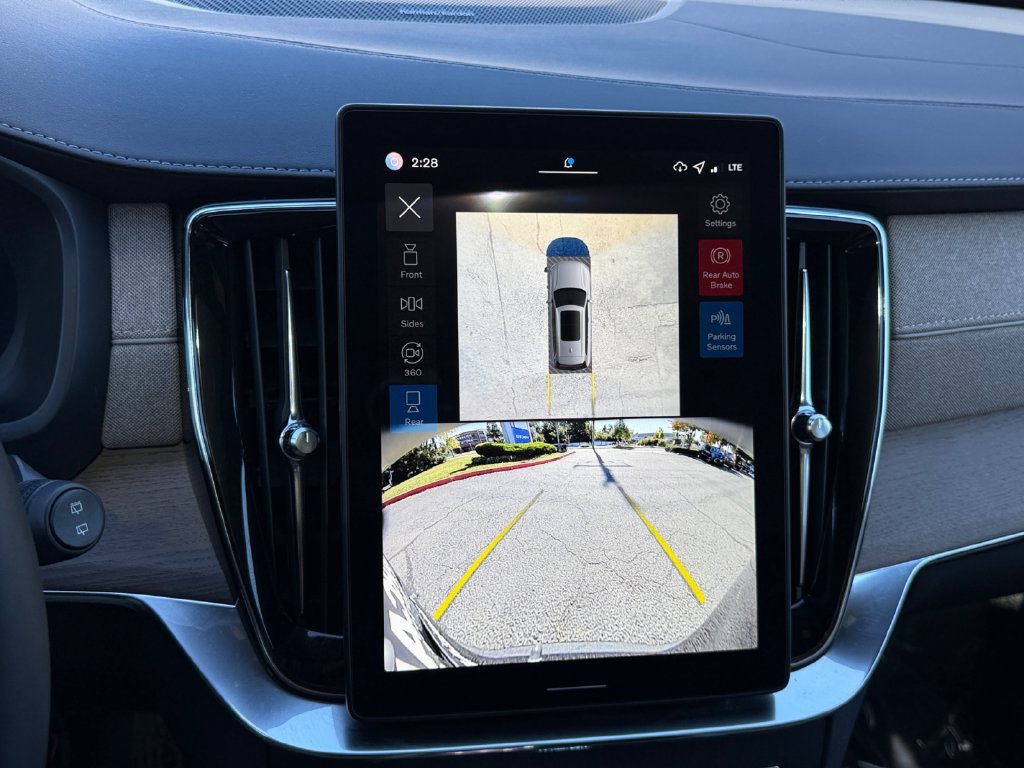 2026 Volvo XC90 Plus - Photo 22