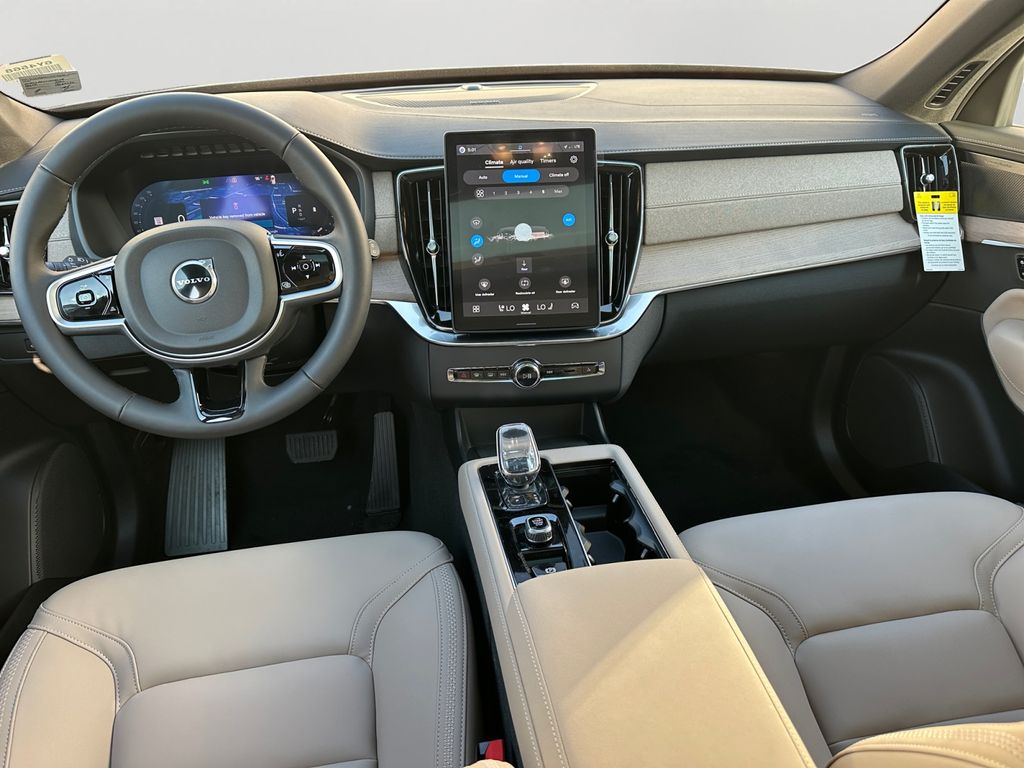 2026 Volvo XC90 Plus - Photo 11