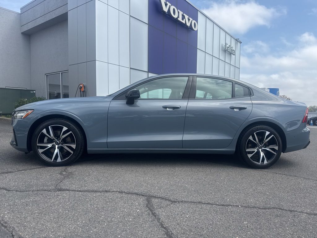 2024 Volvo S60 Plus