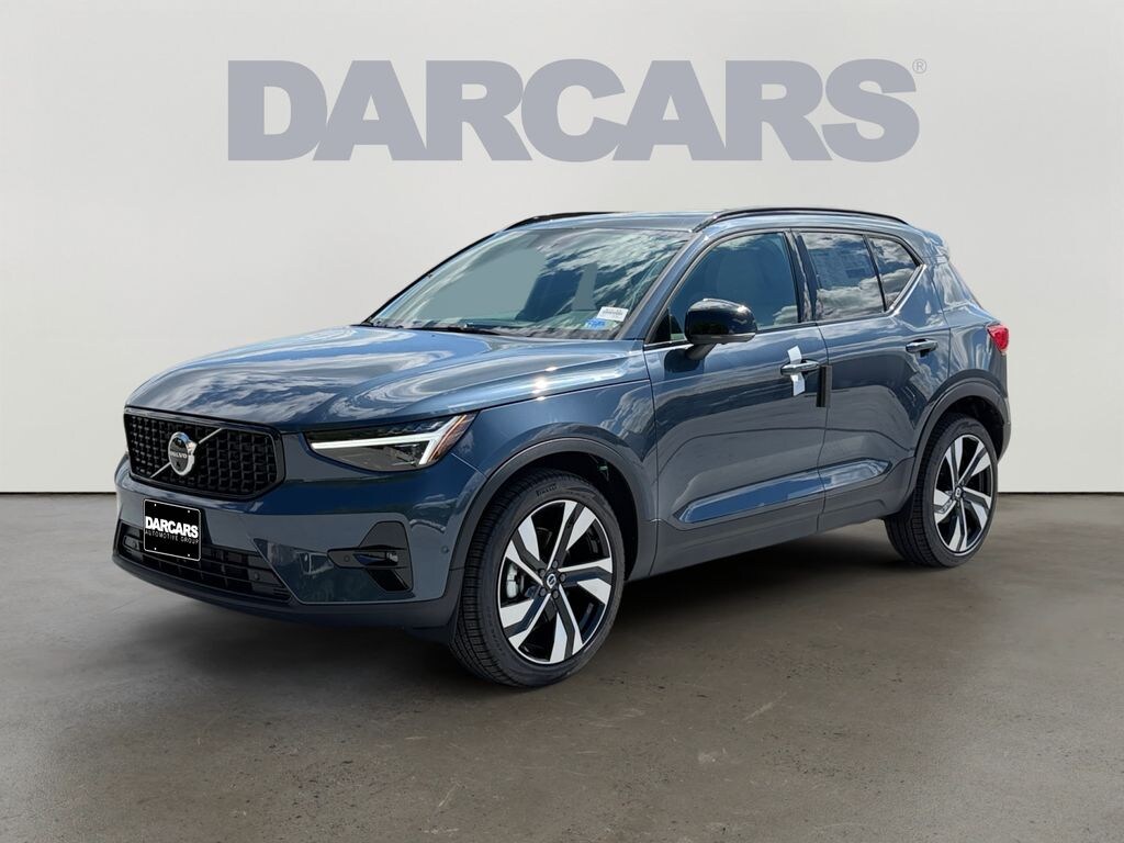 New 2026 Volvo XC40 B5 Ultra SUV