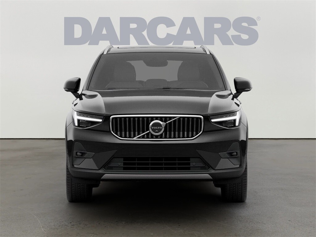2024 Volvo XC40 Plus photo 2
