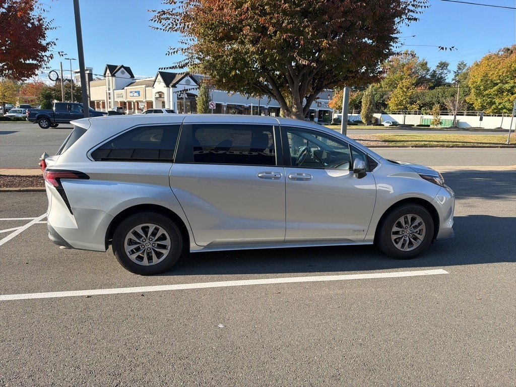 Certified 2021 Toyota Sienna LE 8 Passenger Van