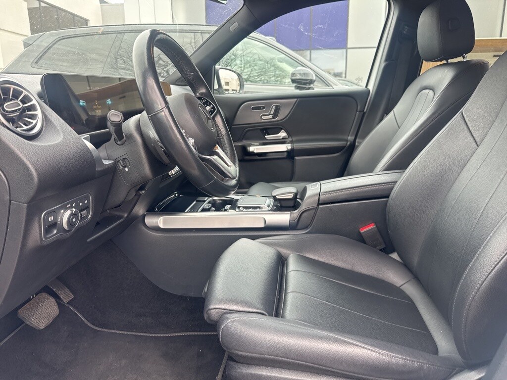 2022 Mercedes Benz GLB 250 4MATIC photo 2