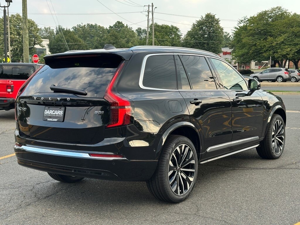 2026 Volvo XC90 B5 Plus photo 4