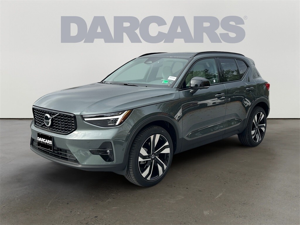 New 2026 Volvo XC40 B5 Ultra SUV