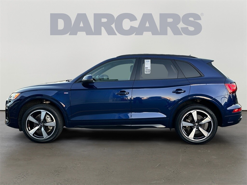 2022 Audi Q5 45 S line Premium Plus photo 2
