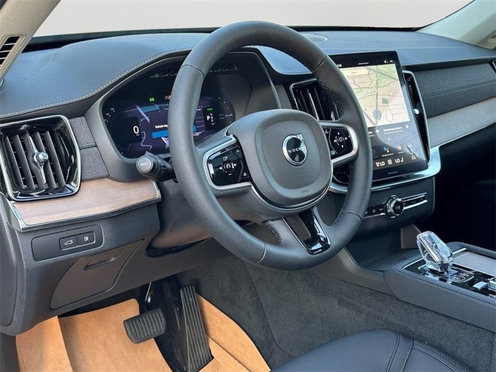 2026 Volvo XC90 Plus - Photo 17