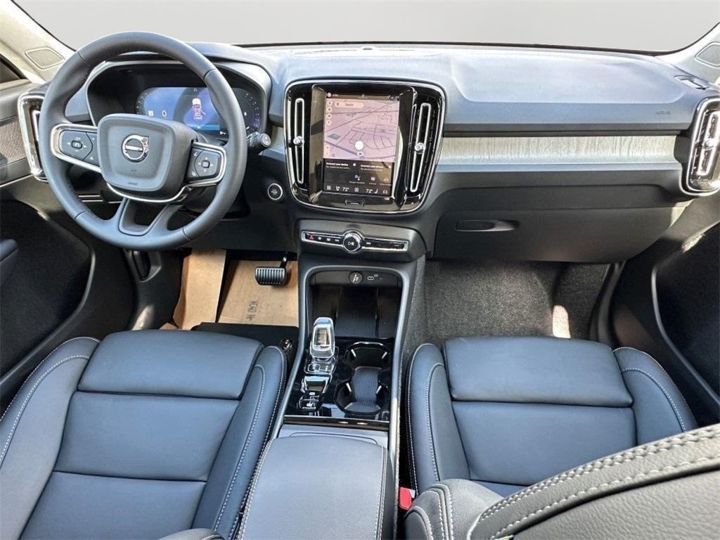 2026 Volvo XC40 Plus - Photo 15