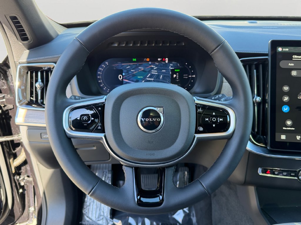 2026 Volvo XC90 Plus - Photo 18