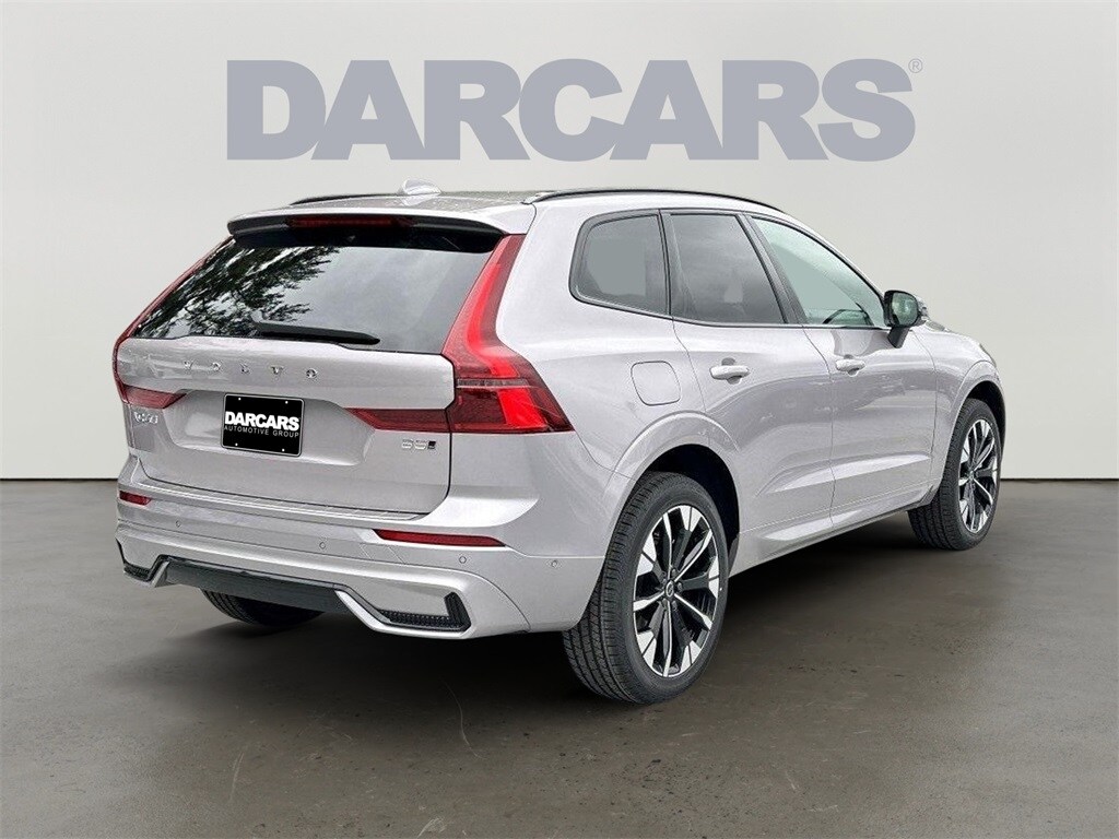2026 Volvo XC60 B5 Plus photo 4