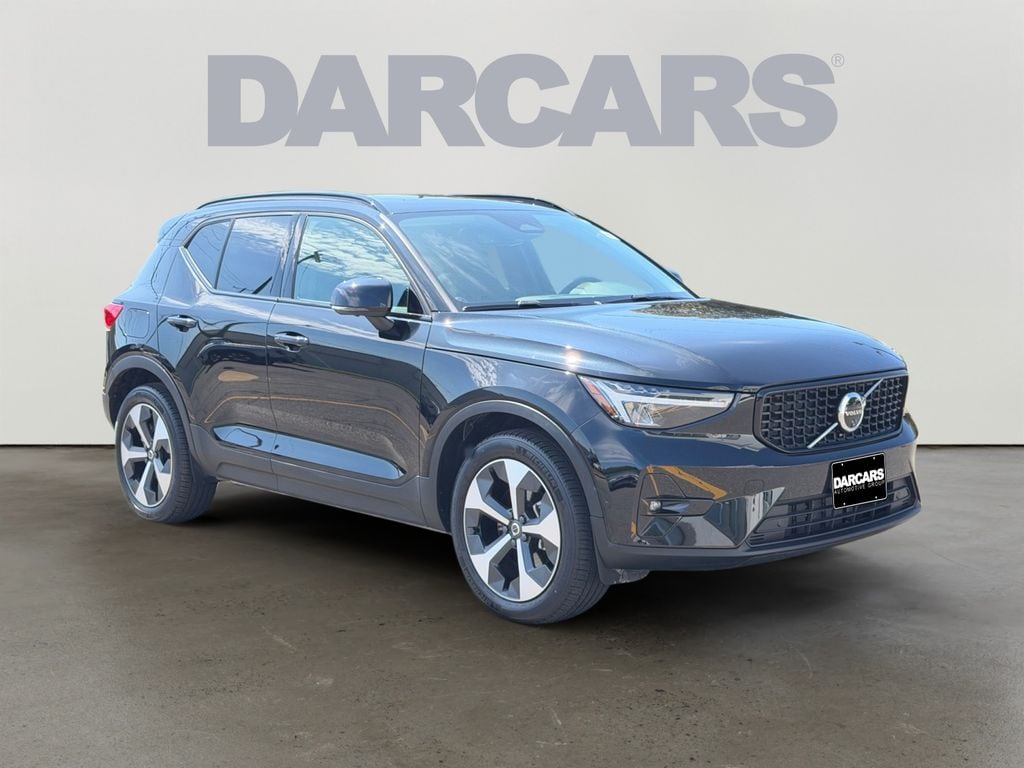 Certified 2025 Volvo XC40 B5 Plus Dark Theme SUV
