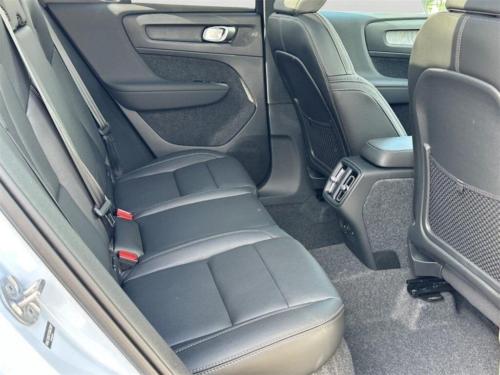 2026 Volvo XC40 Plus - Photo 13