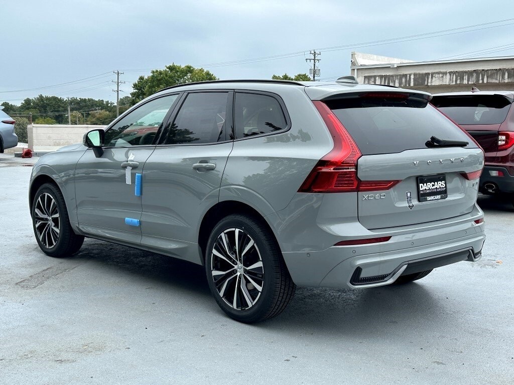 2025 Volvo XC60 B5 Plus photo 3