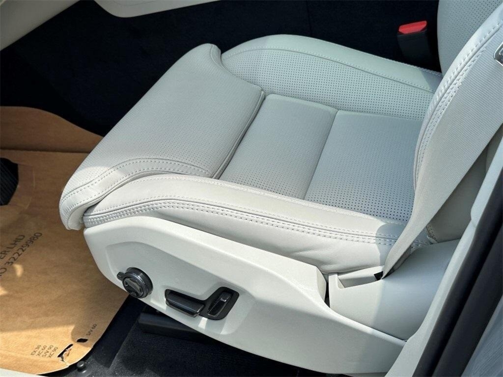 2026 Volvo XC60 Ultra - Photo 18