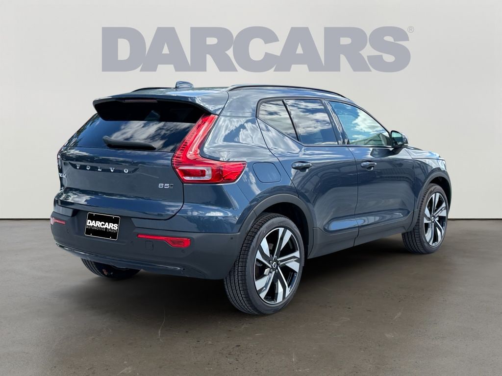 New 2026 Volvo XC40 B5 Ultra SUV