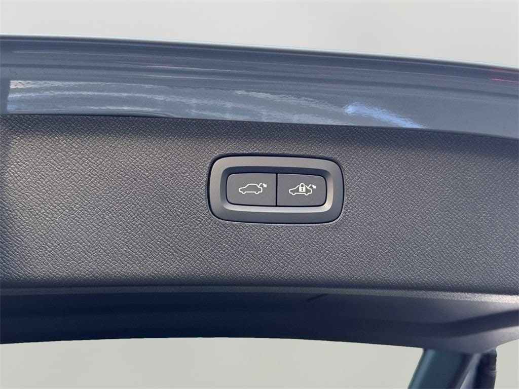 2026 Volvo XC90 Plus - Photo 7