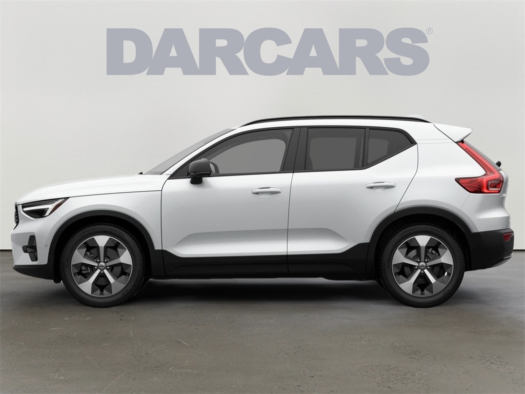 New 2026 Volvo XC40 B5 Plus SUV