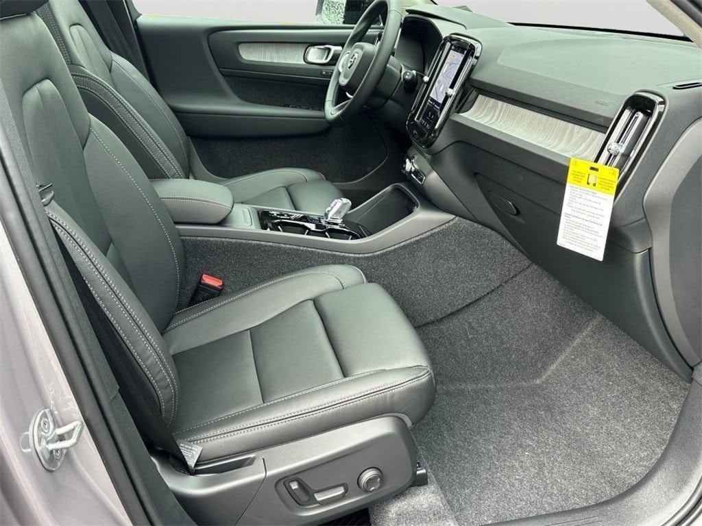 2026 Volvo XC40 Ultra - Photo 9