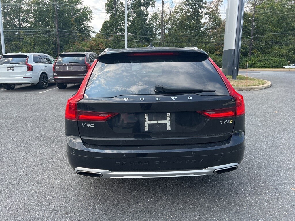 2018 Volvo V90 Cross Country T6 AWD photo 3