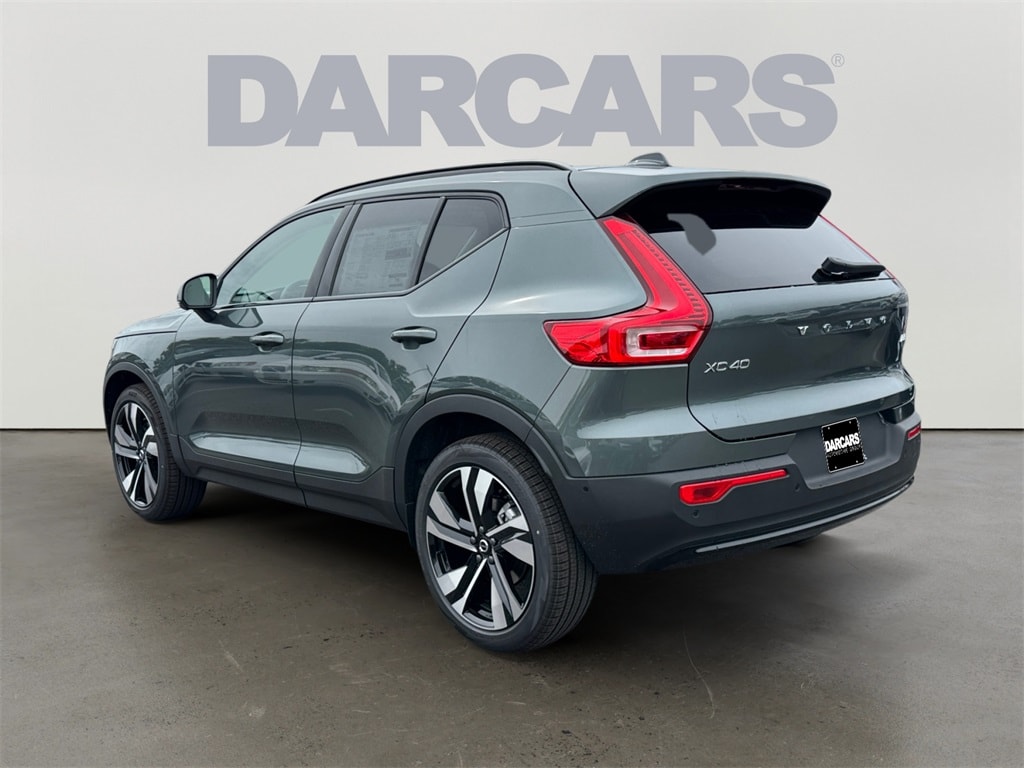 New 2026 Volvo XC40 B5 Plus SUV