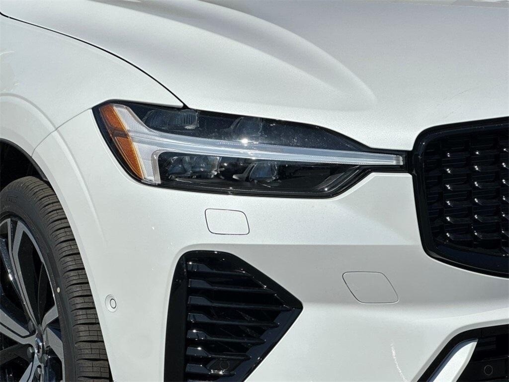 2025 Volvo XC60 Hybrid T8 photo 3