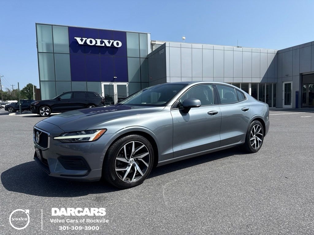 Used 2020 Volvo S60 T5 Momentum Sedan