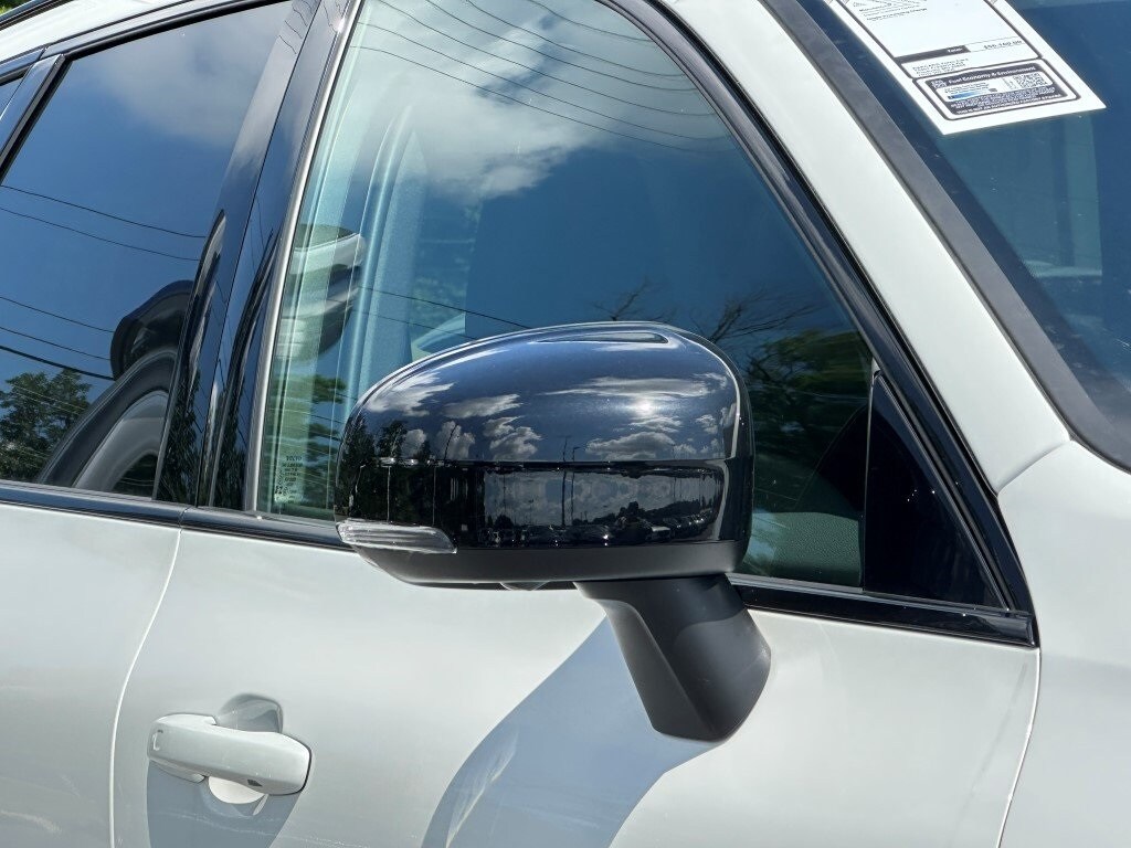 2025 Volvo XC60 B5 Plus photo 4