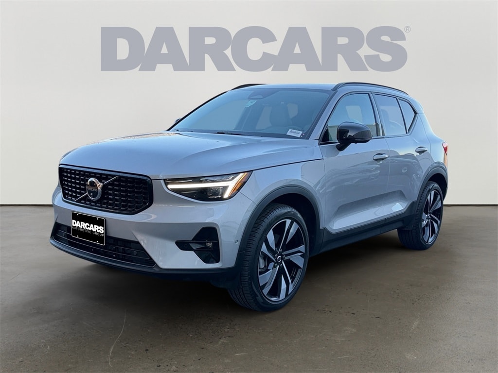 Certified 2025 Volvo XC40 B5 Ultra Dark Theme SUV