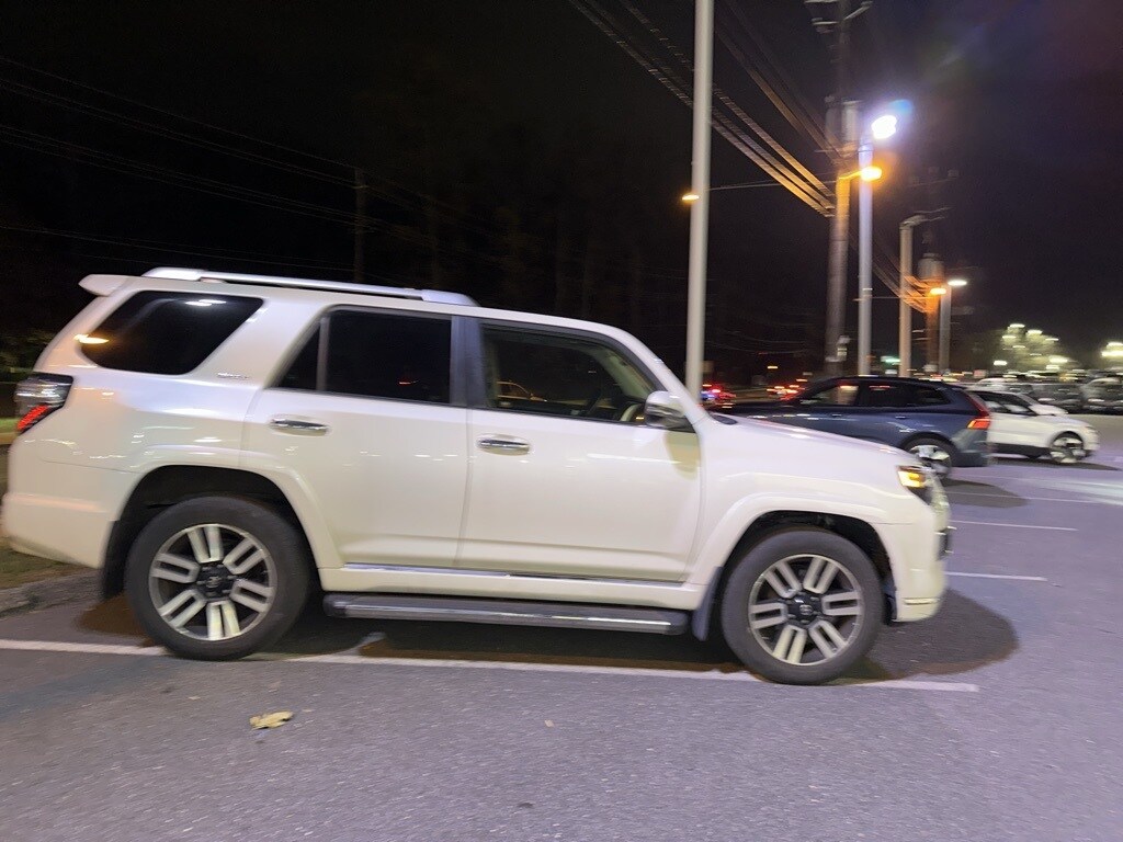 2020 Toyota 4Runner Limited photo 4