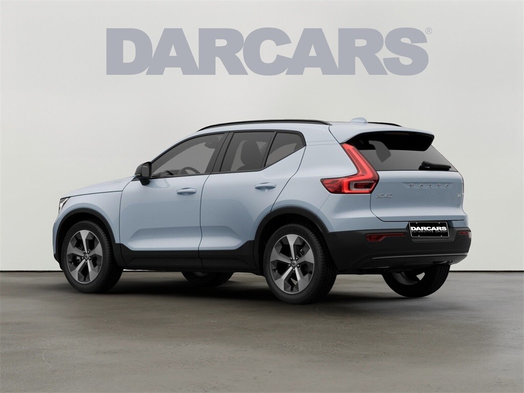 2026 Volvo XC40 Plus photo 3