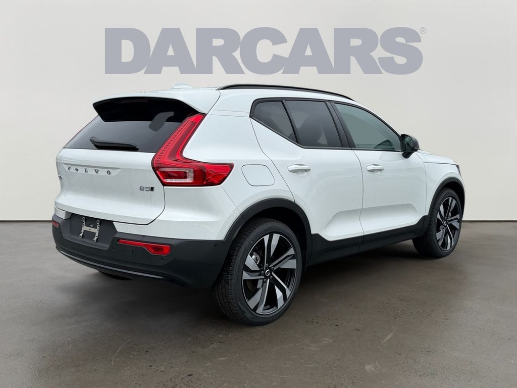 New 2026 Volvo XC40 B5 Plus SUV
